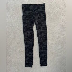SPANX Black & Grey Camo Leggings Women’s Size Medium